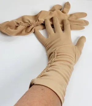 1950s Beige Gloves Ruched Elastic Design / 50s Three Quarters Length Day Gloves Light Tan / Jacqui