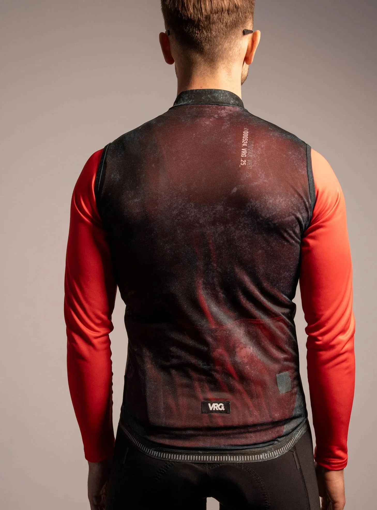 524 VRG LIGHTWEIGHT VEST - TEXT - MEN