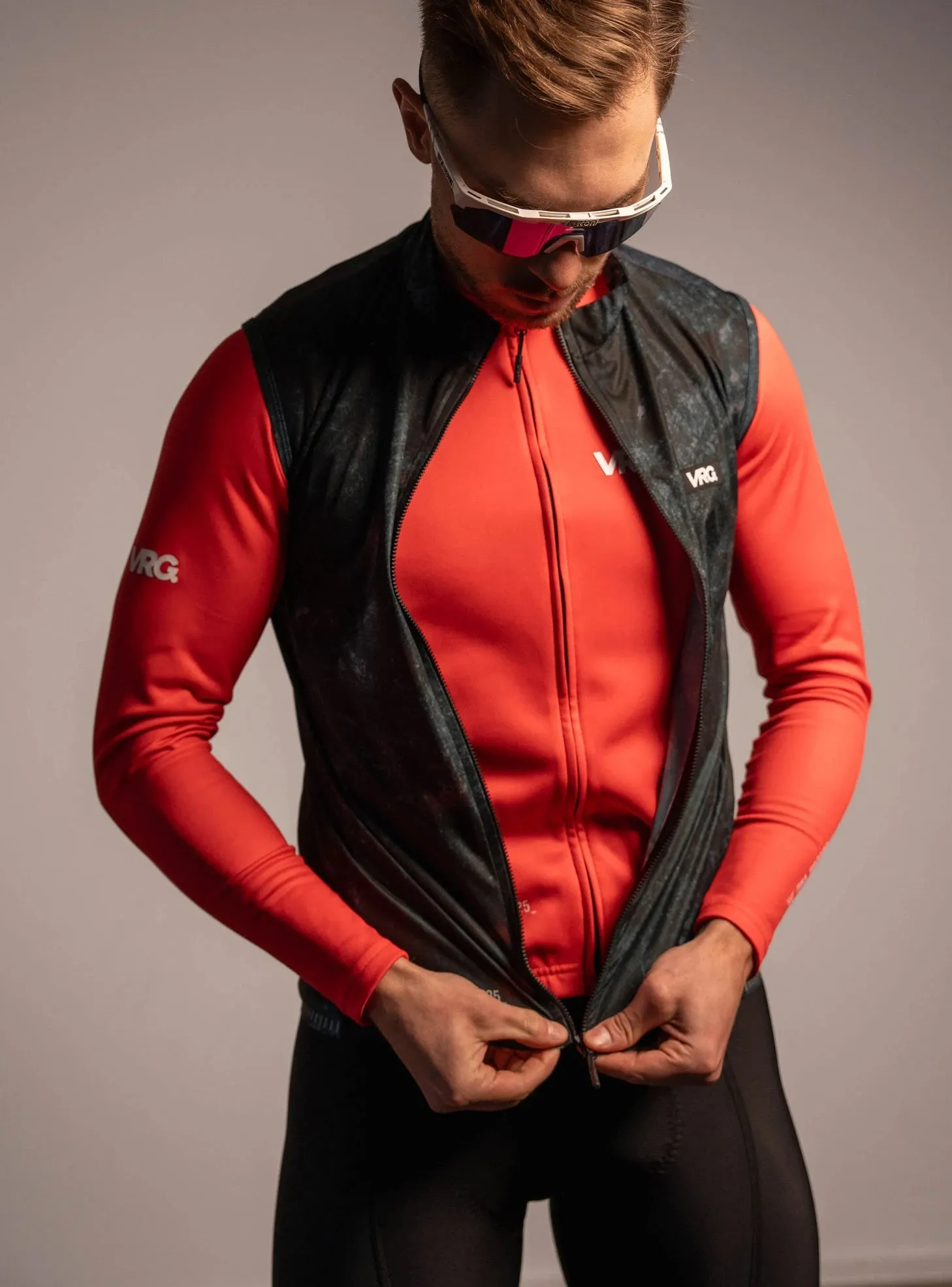 524 VRG LIGHTWEIGHT VEST - TEXT - MEN