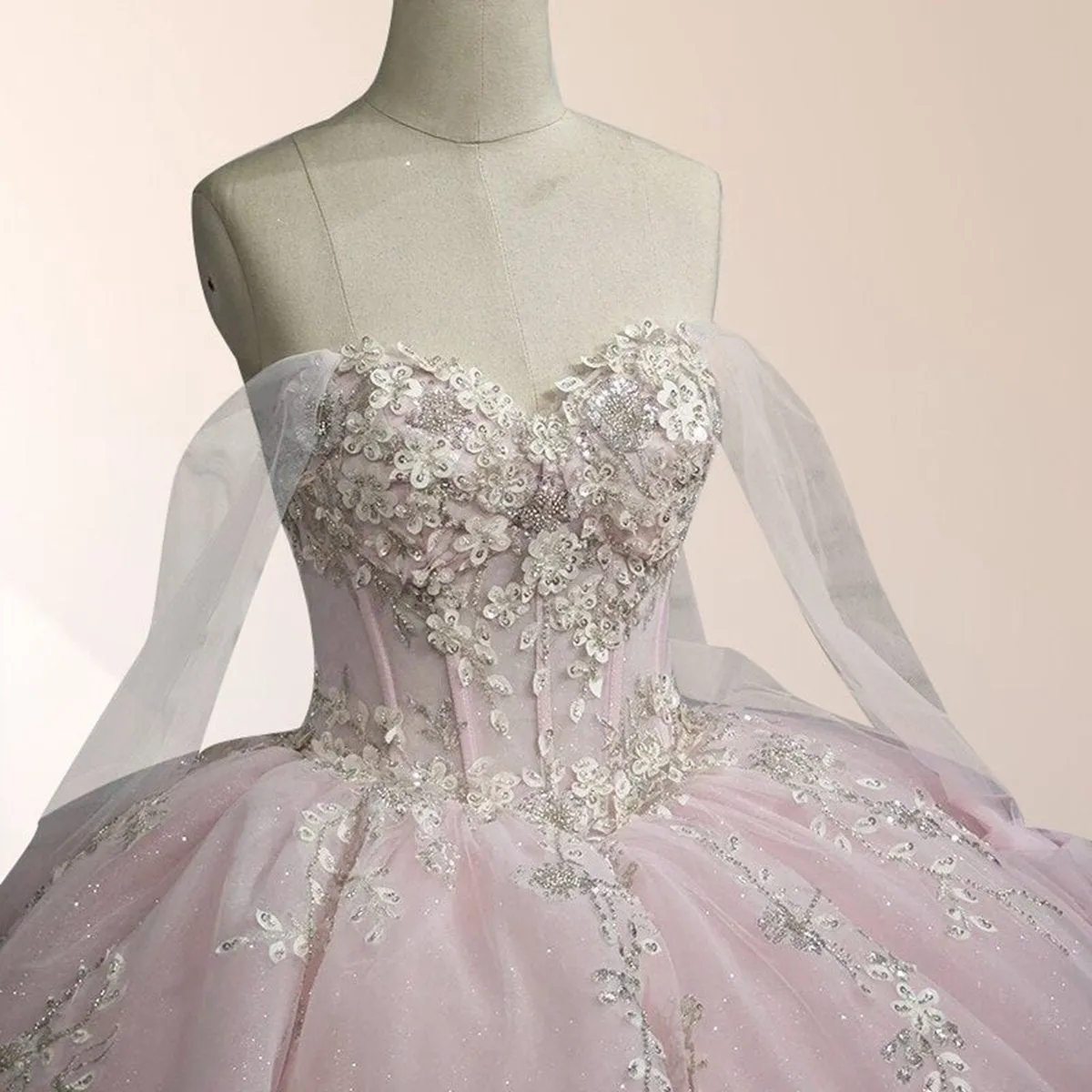 Ball Gown Appliqued Quinceañera Dresses