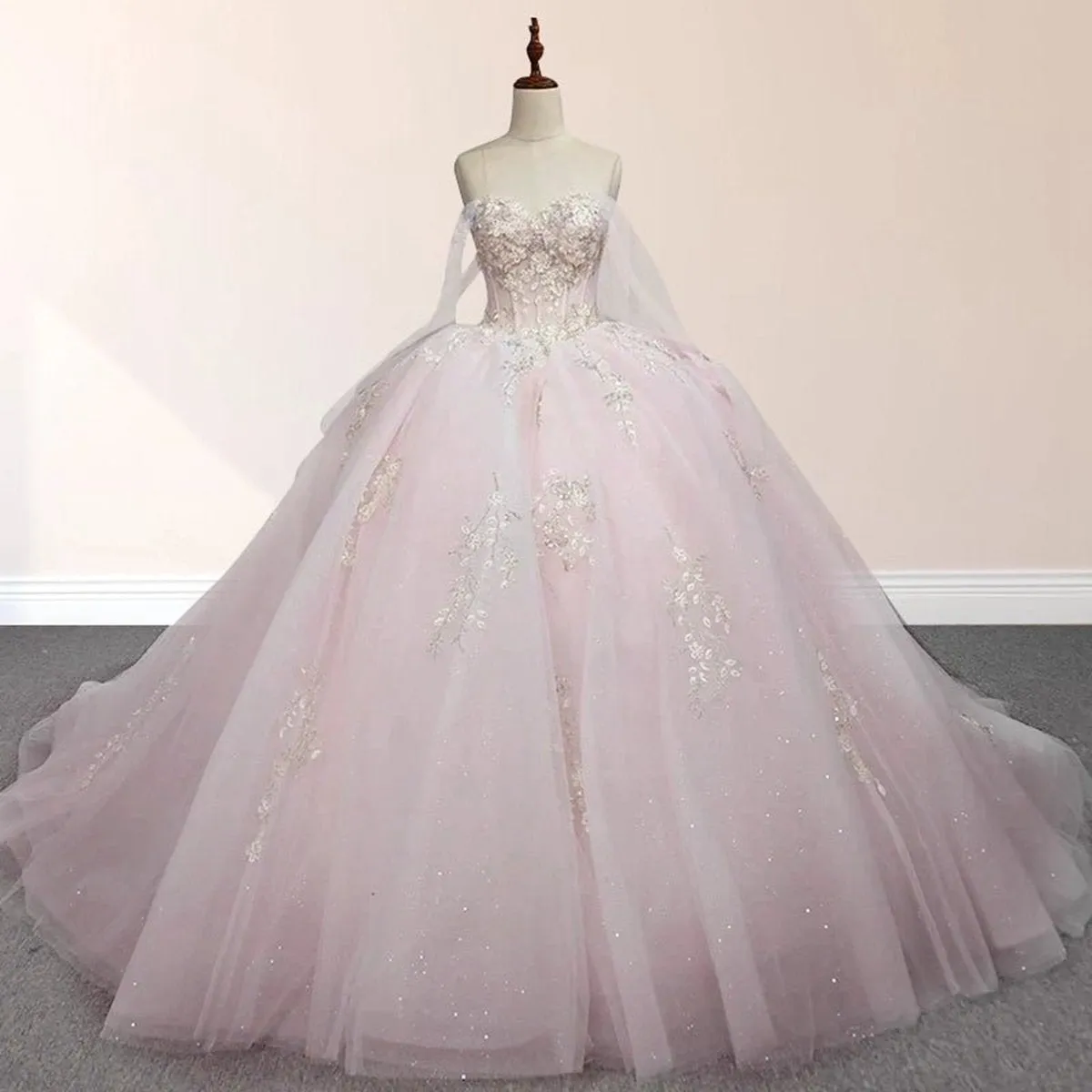 Ball Gown Appliqued Quinceañera Dresses
