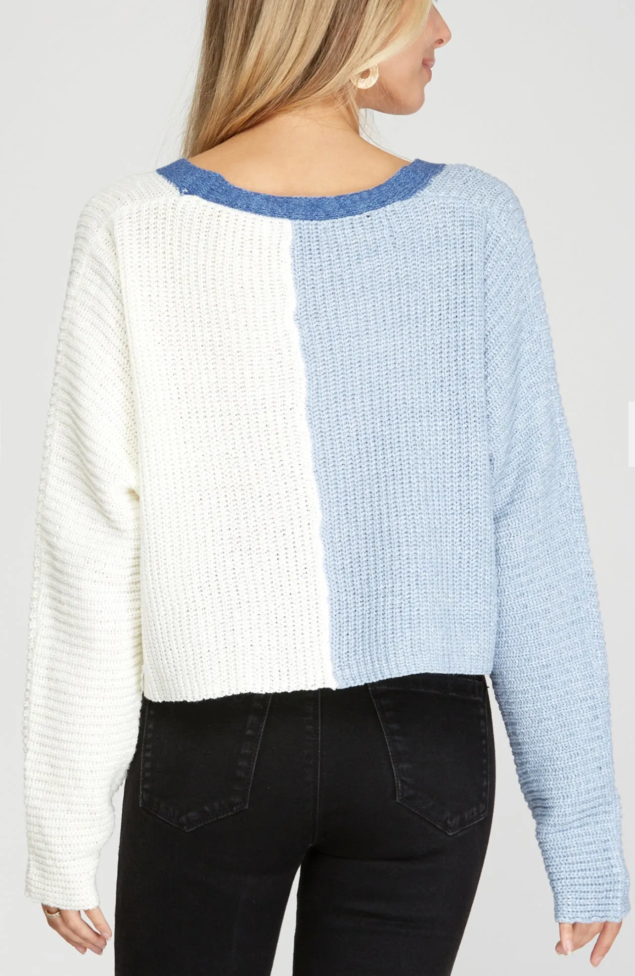 COLOR BLOCKED SWEATER