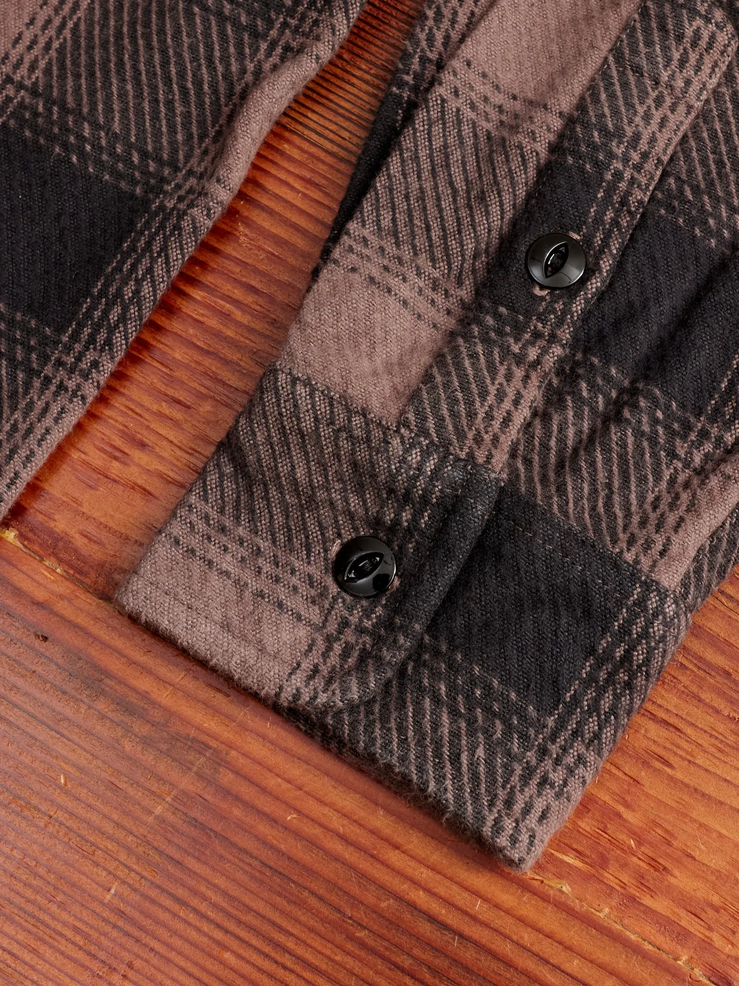 Crosscut Flannel in Charcoal Twill Plaid