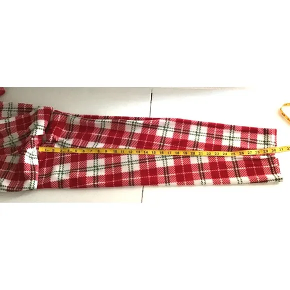 ED- CHRISTMAS PAJAMA SET LONG SLEEVE TOP SIZE MEDIUM WITH FLEECE BOTTOMS SIZE M