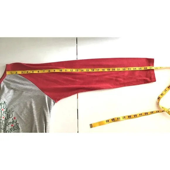 ED- CHRISTMAS PAJAMA SET LONG SLEEVE TOP SIZE MEDIUM WITH FLEECE BOTTOMS SIZE M