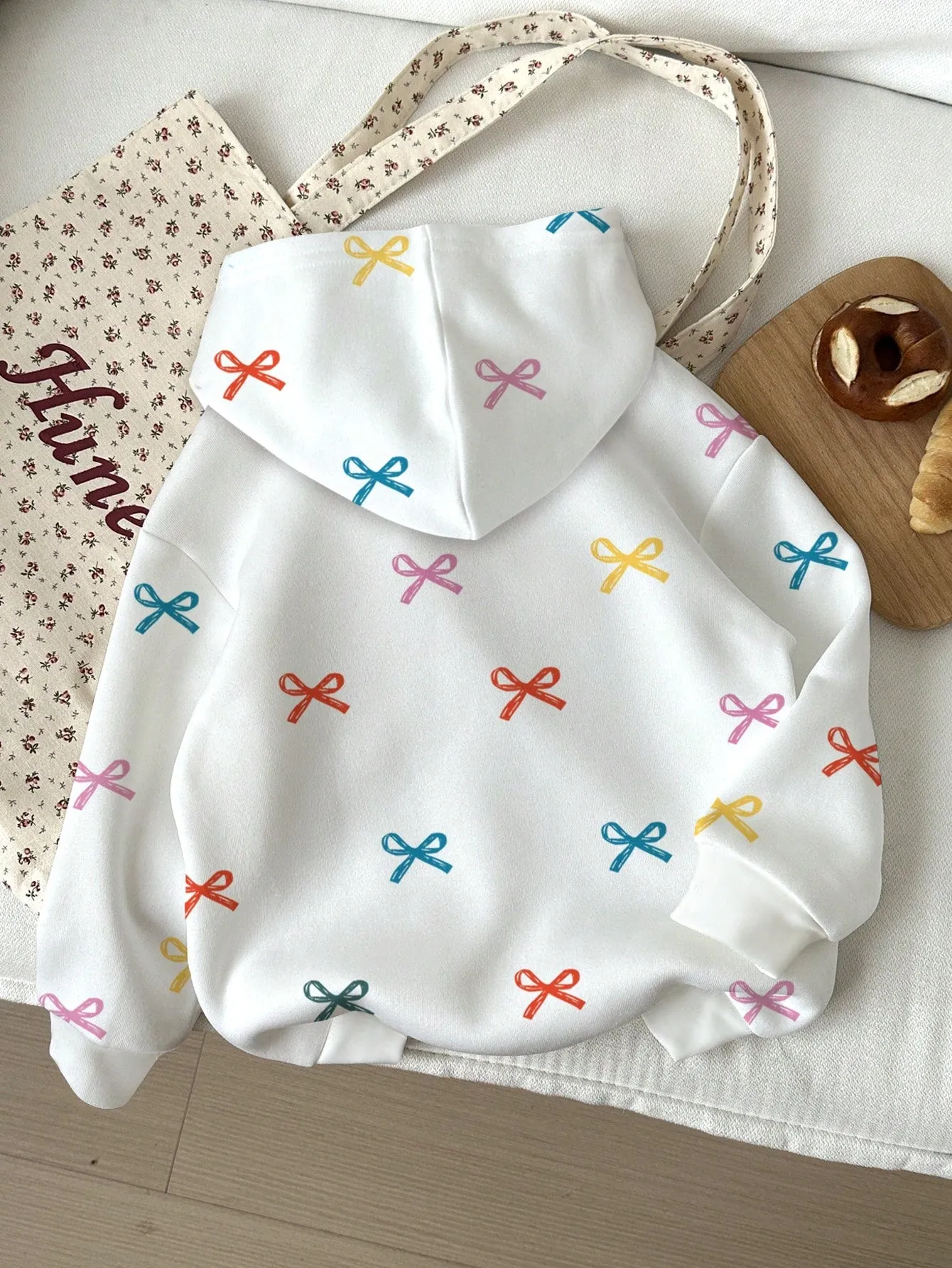 EZwear Casual Simple Allover Bow Print Hoodie Sweatshirt