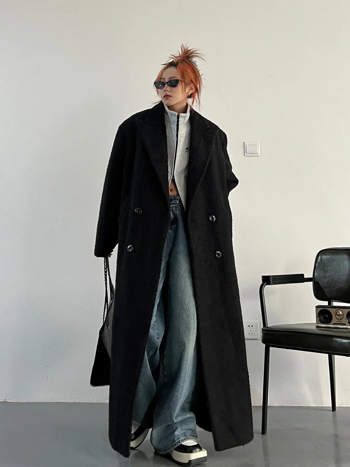 Hepburn Black Loose Woolen Furry Coat