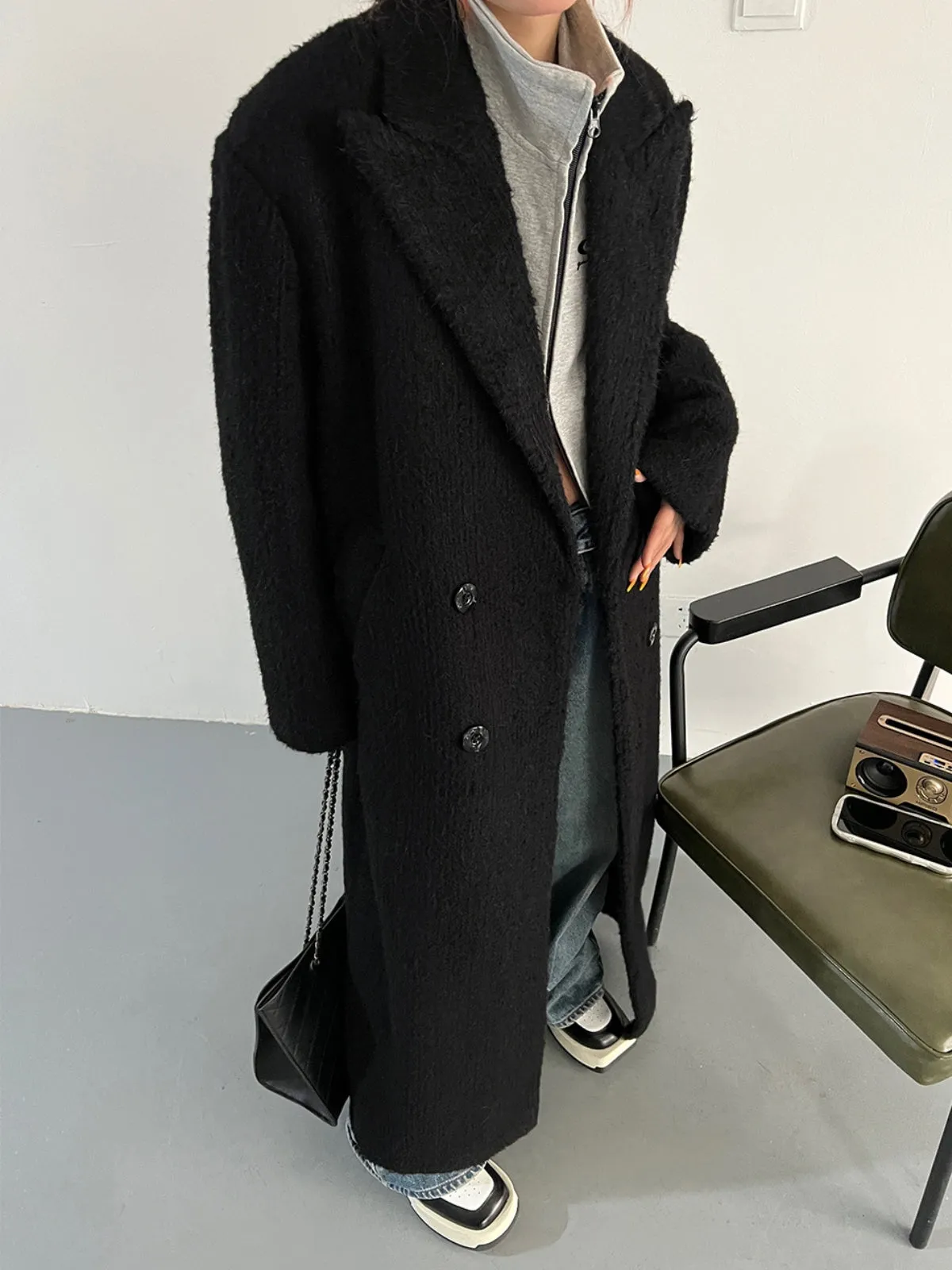Hepburn Black Loose Woolen Furry Coat