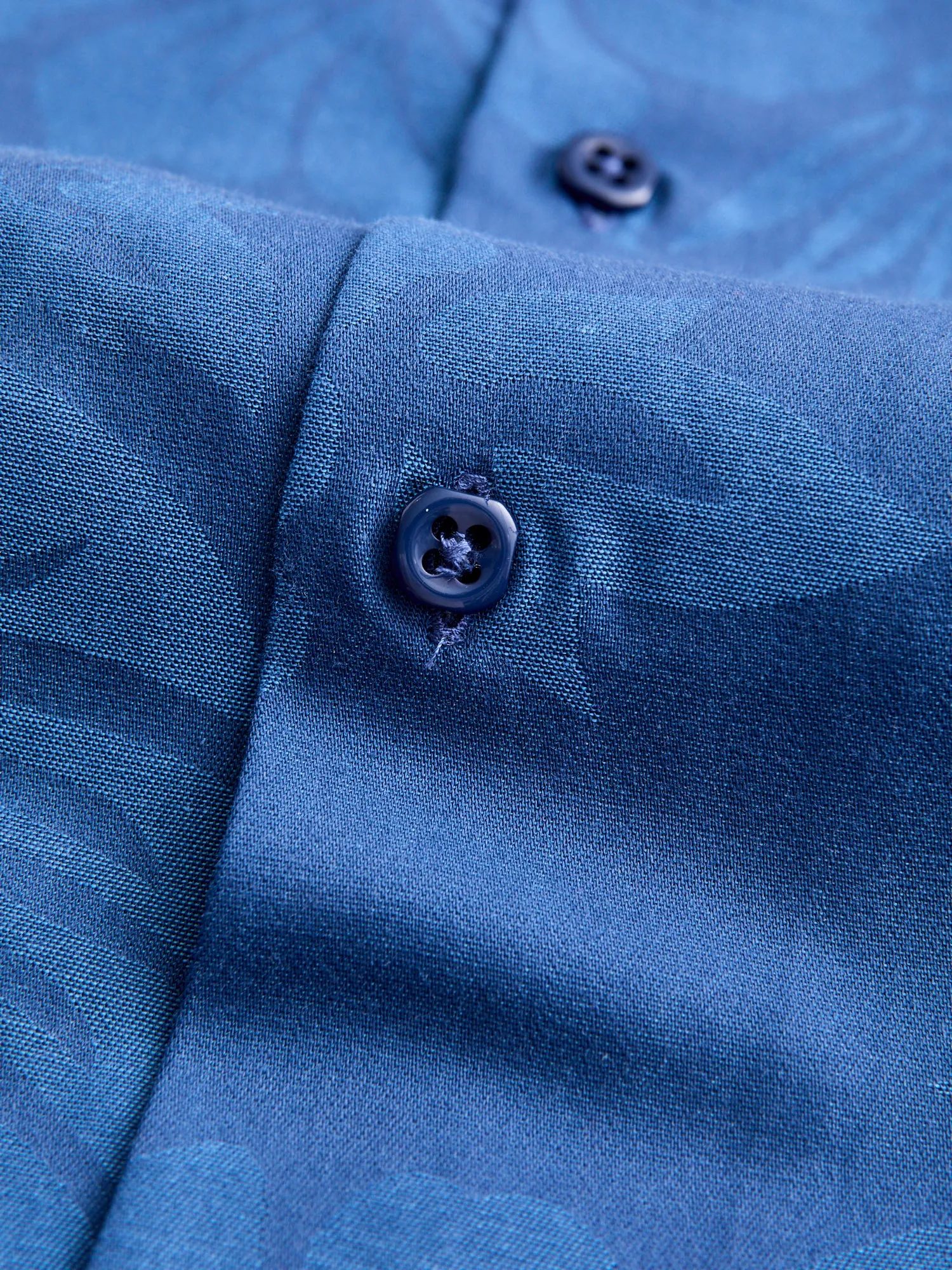 Island Jacquard Flowers Button-Up Shirt in Blue