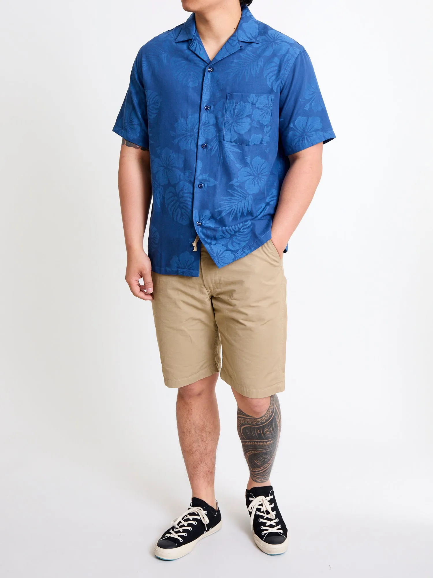 Island Jacquard Flowers Button-Up Shirt in Blue