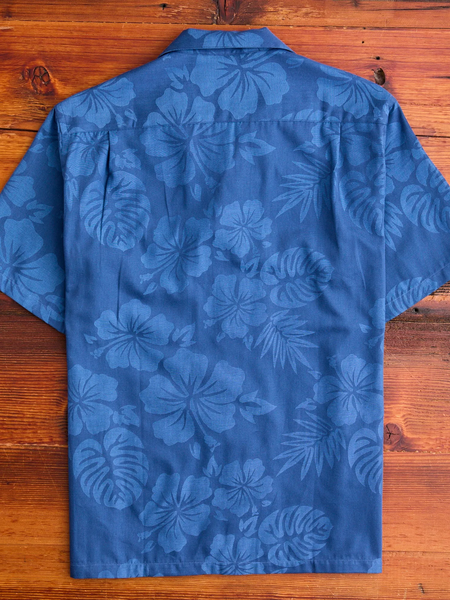 Island Jacquard Flowers Button-Up Shirt in Blue