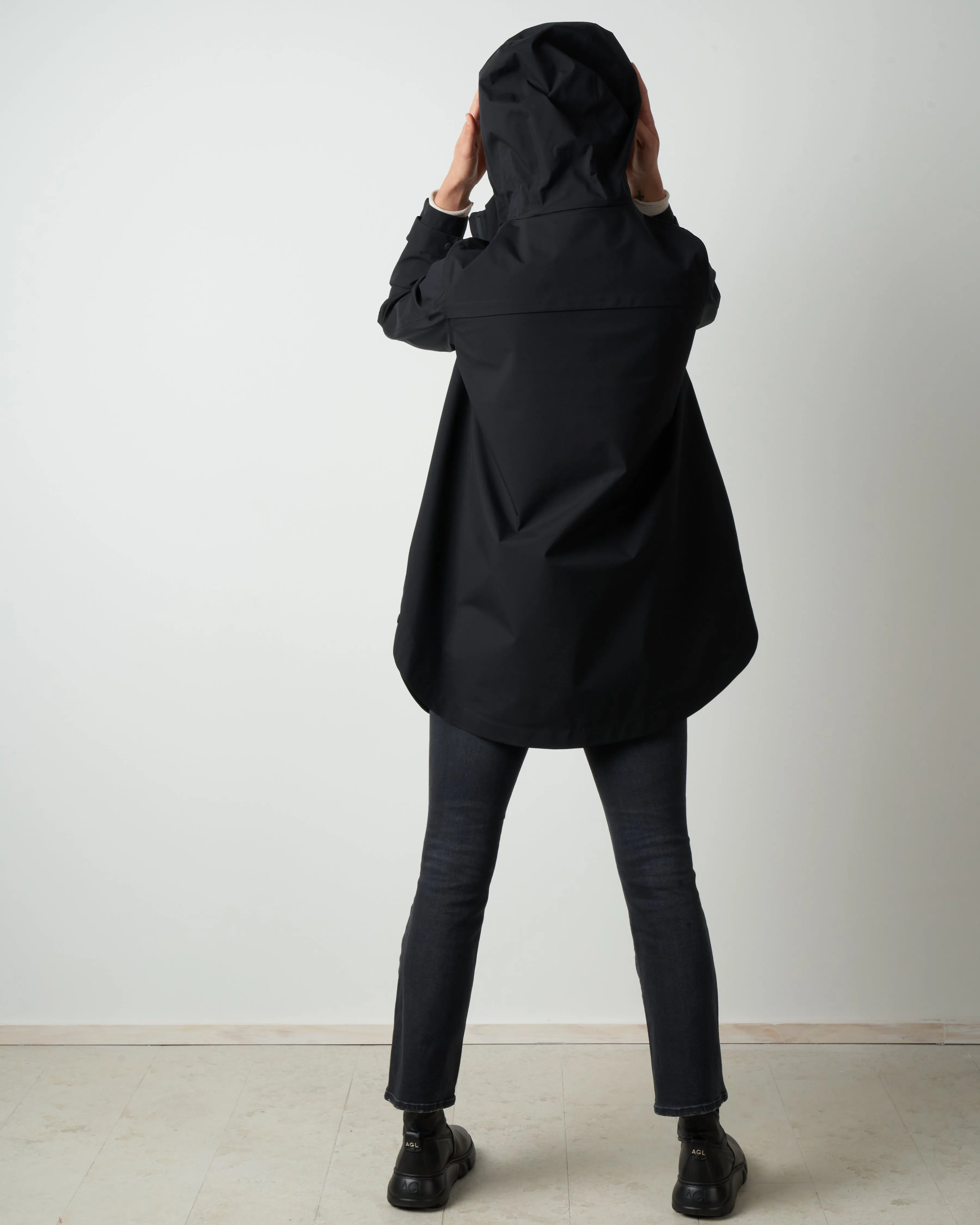 laminar coat w/ side snaps - black