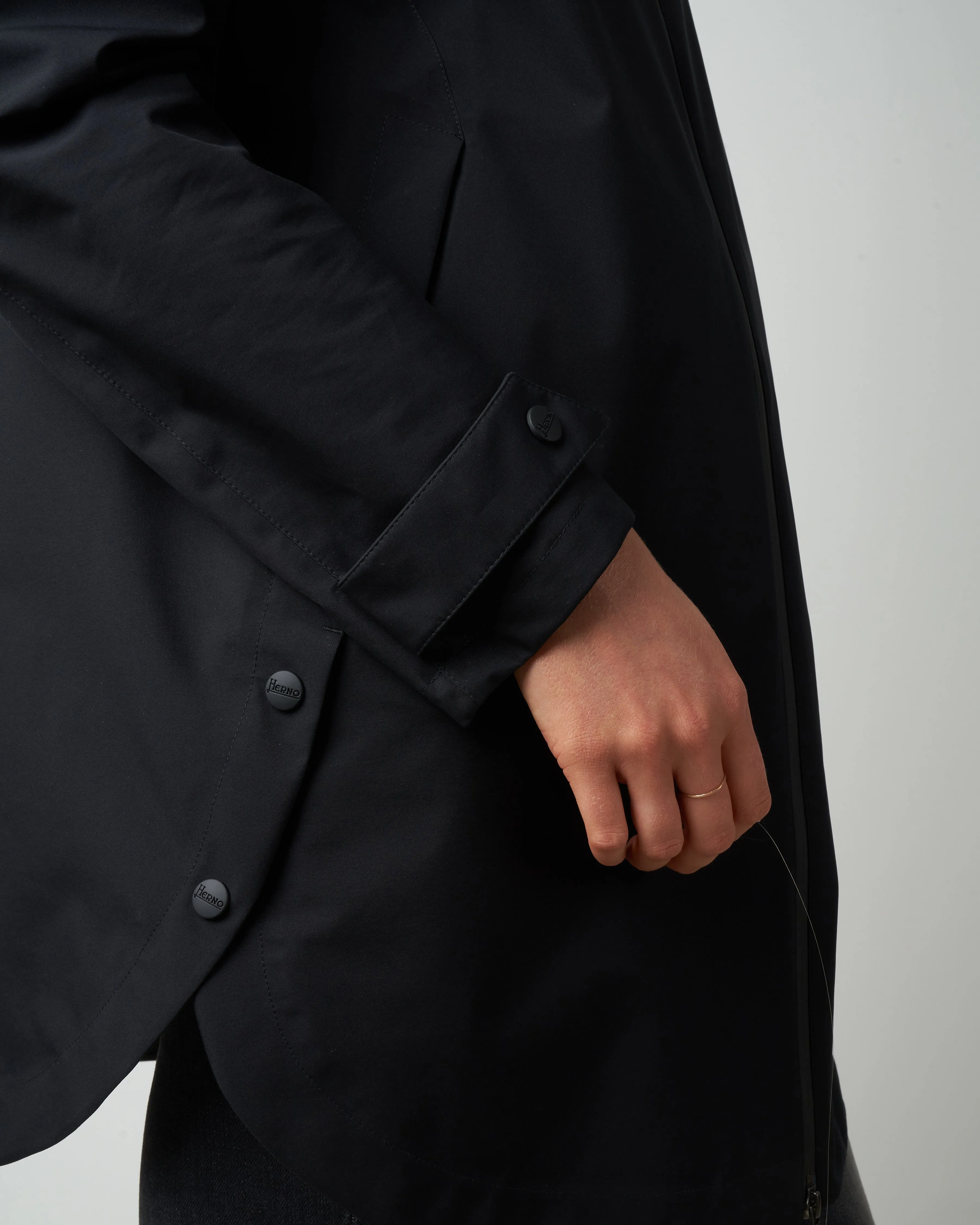 laminar coat w/ side snaps - black