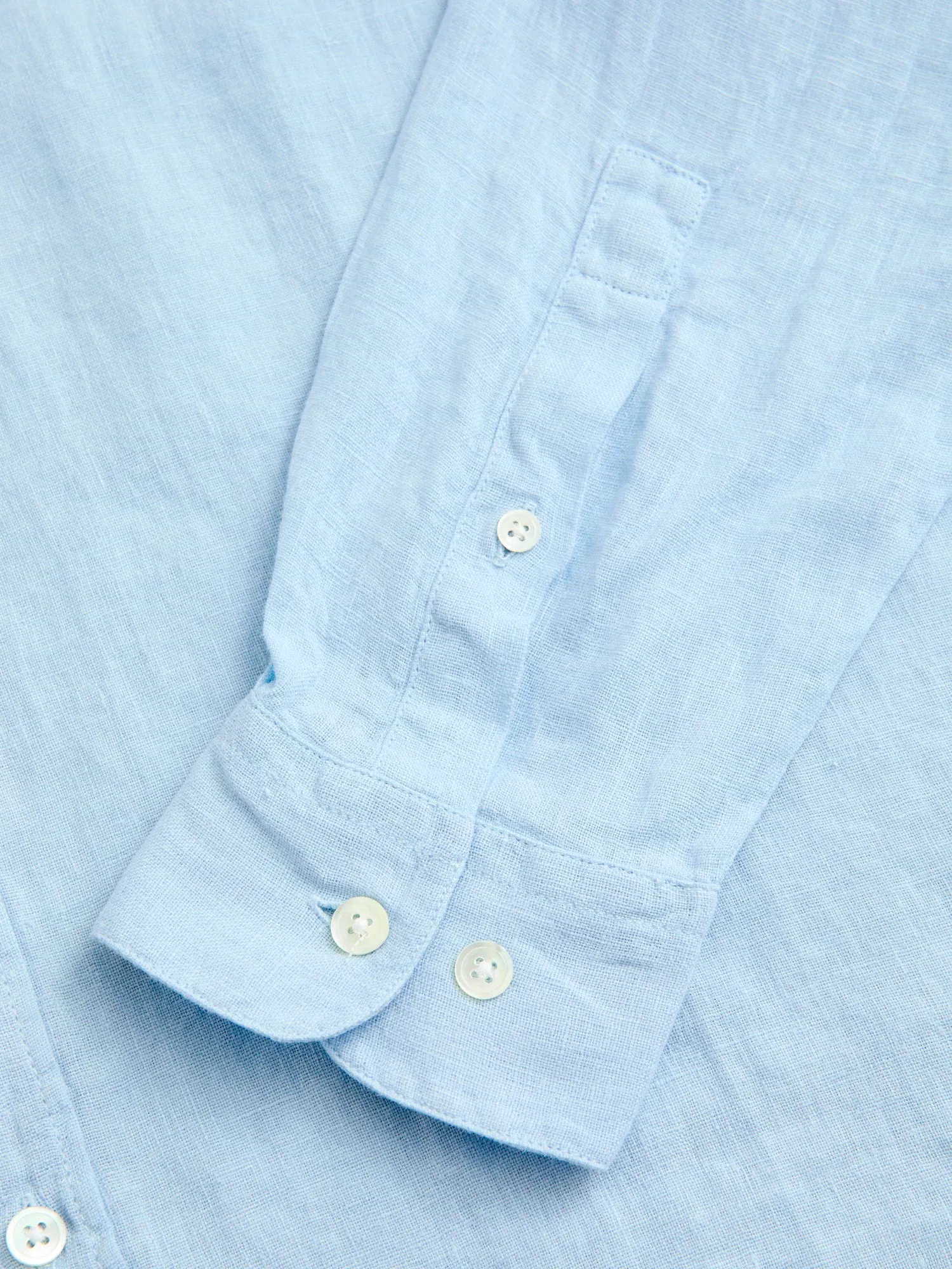 Linen Button-Up Shirt in Sky