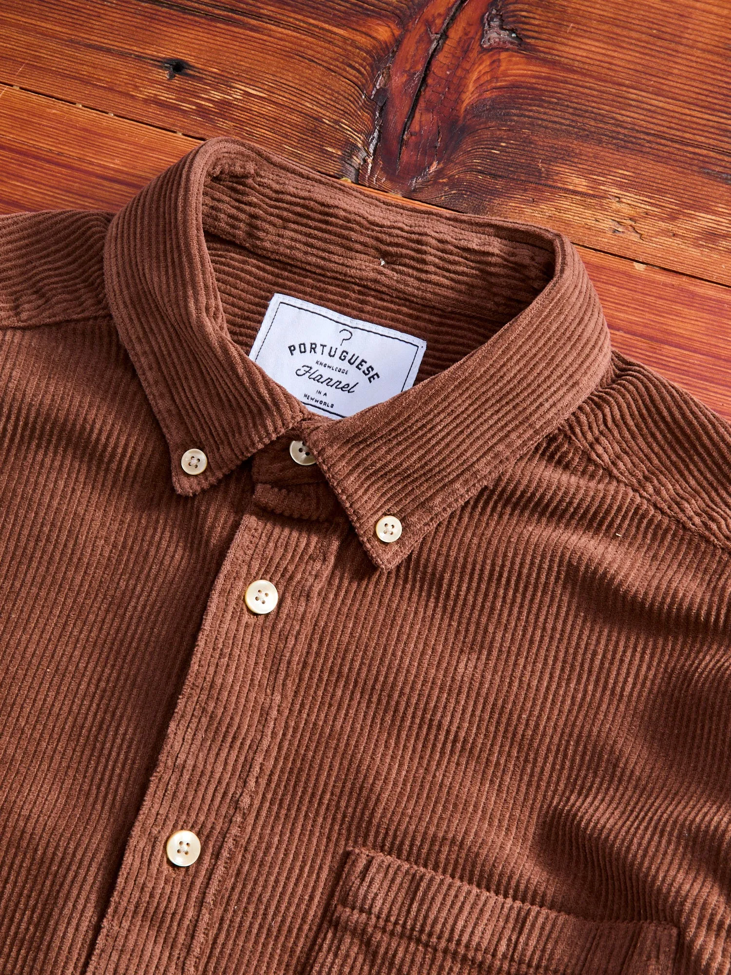 Lobo Button-Up Shirt in Brown