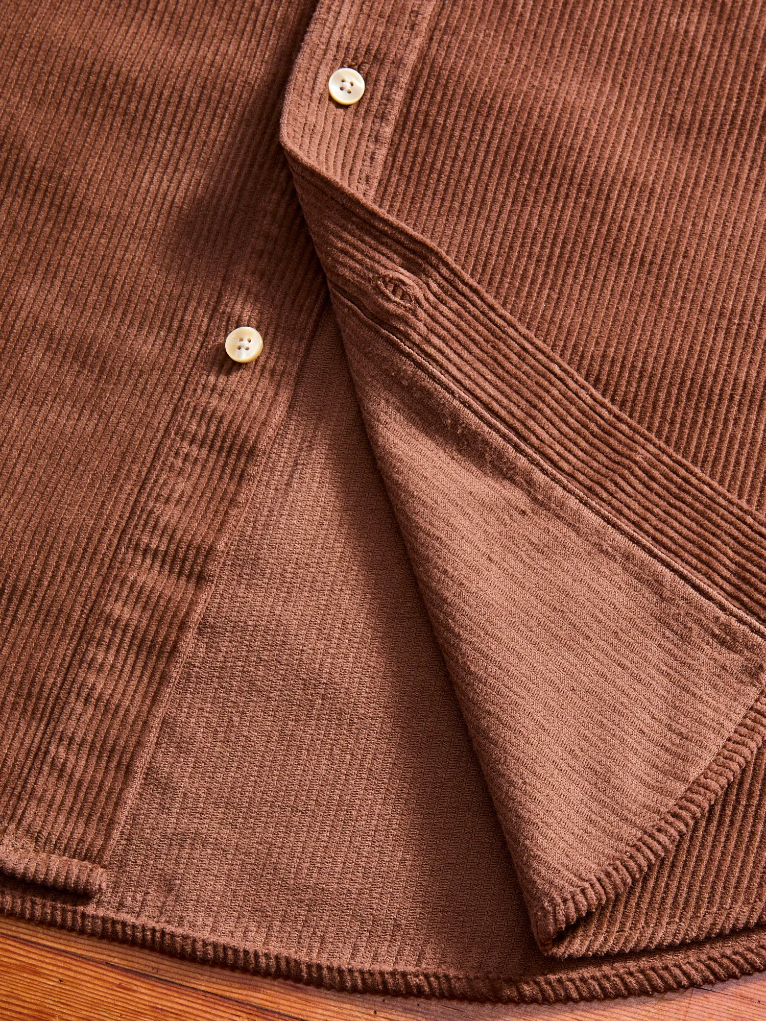Lobo Button-Up Shirt in Brown