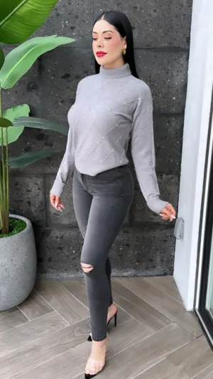 LUCAS GREY SWEATER