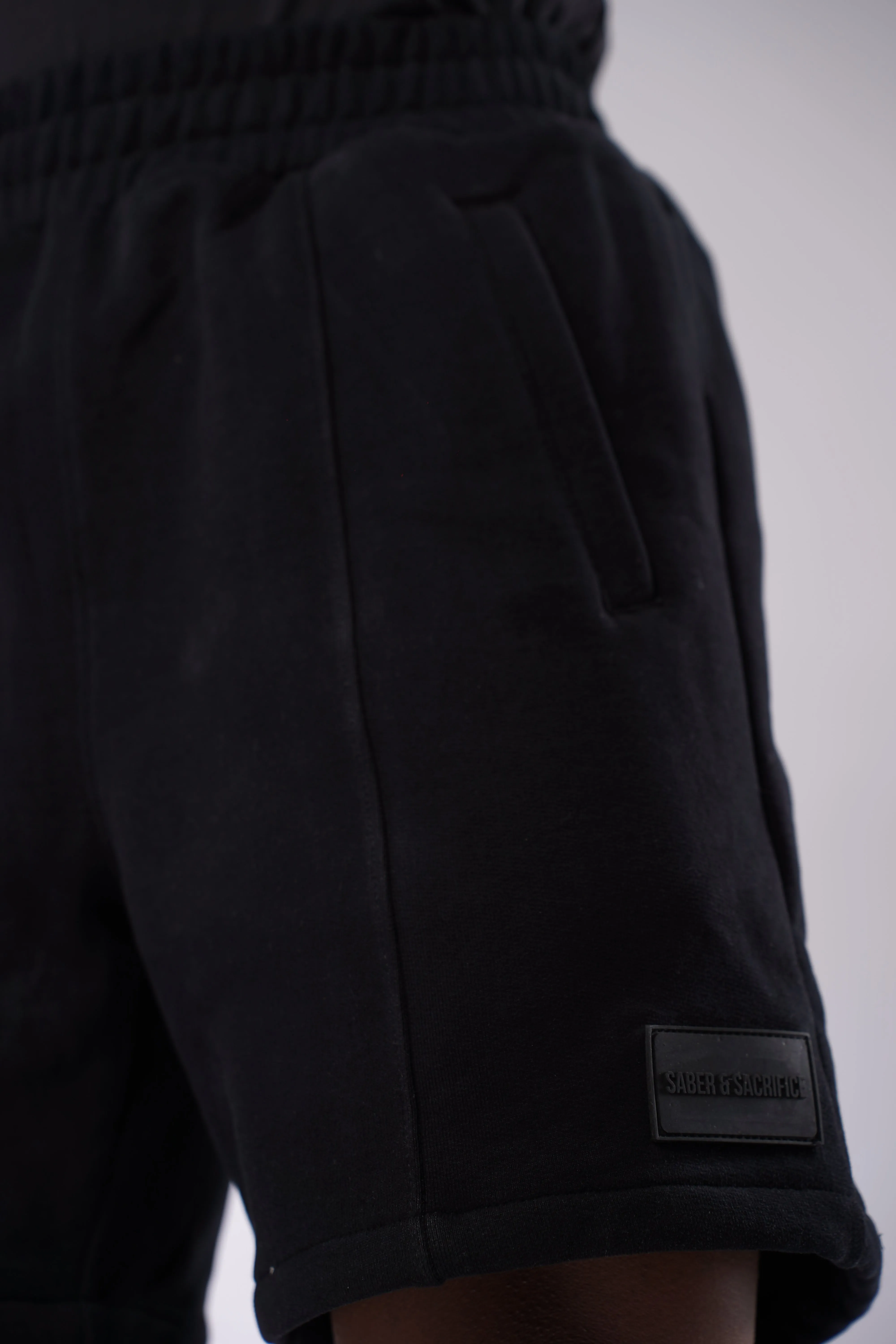 Saber Essential Sweat Shorts [BLACK]