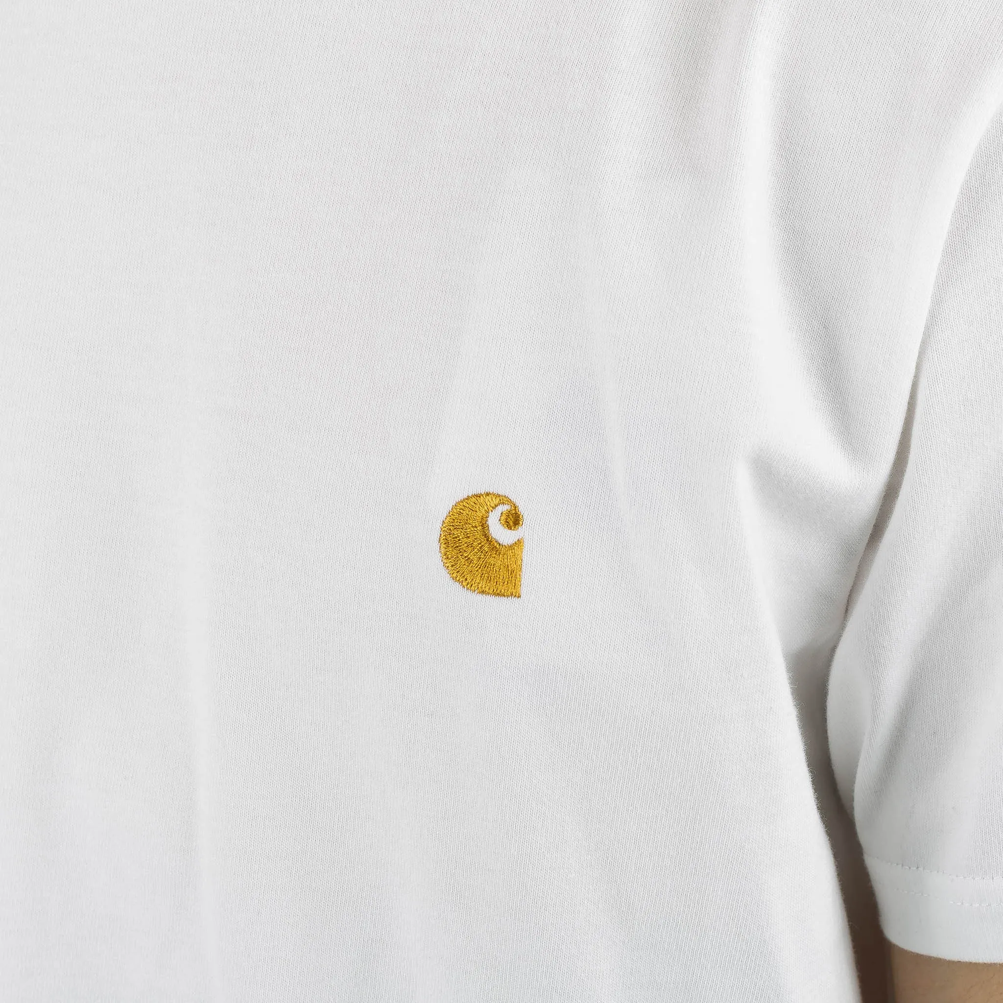 S/S Chase Tee White/Gold I026391