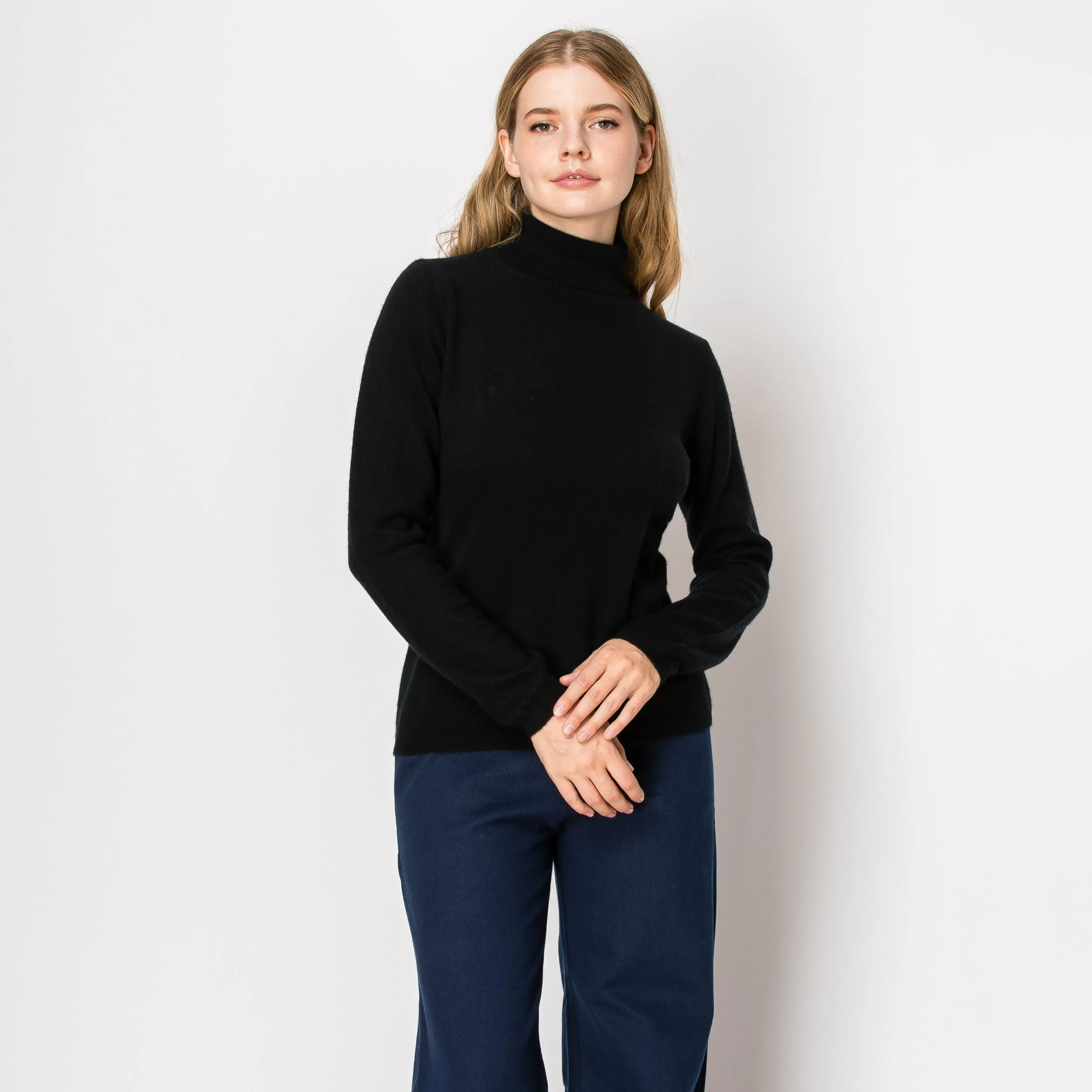 Susanna Cashmere Turtleneck Pullover In Black