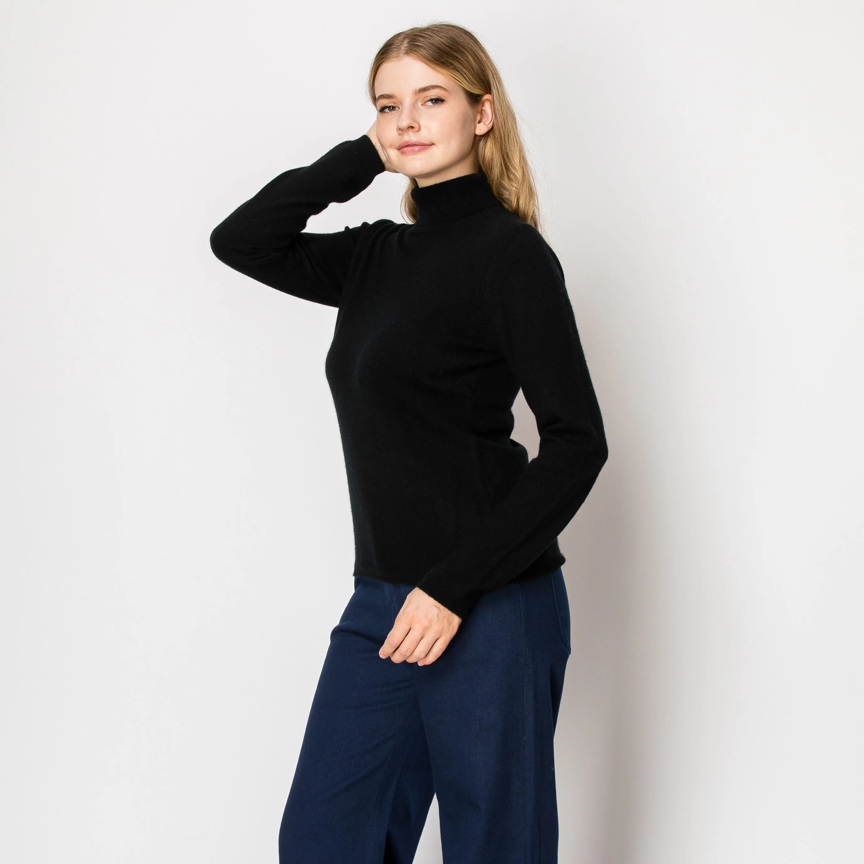 Susanna Cashmere Turtleneck Pullover In Black