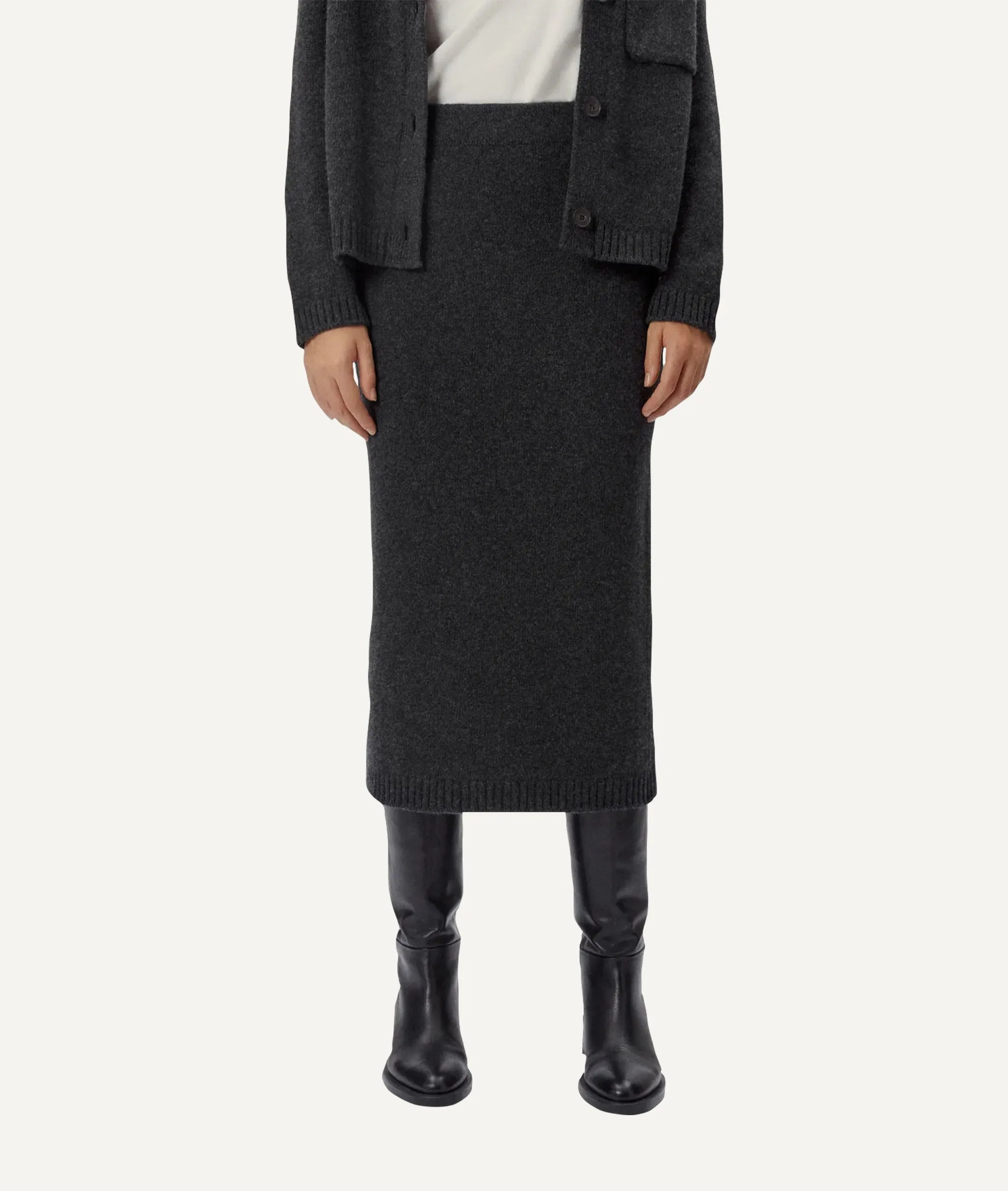 The Woolen Pencil Skirt