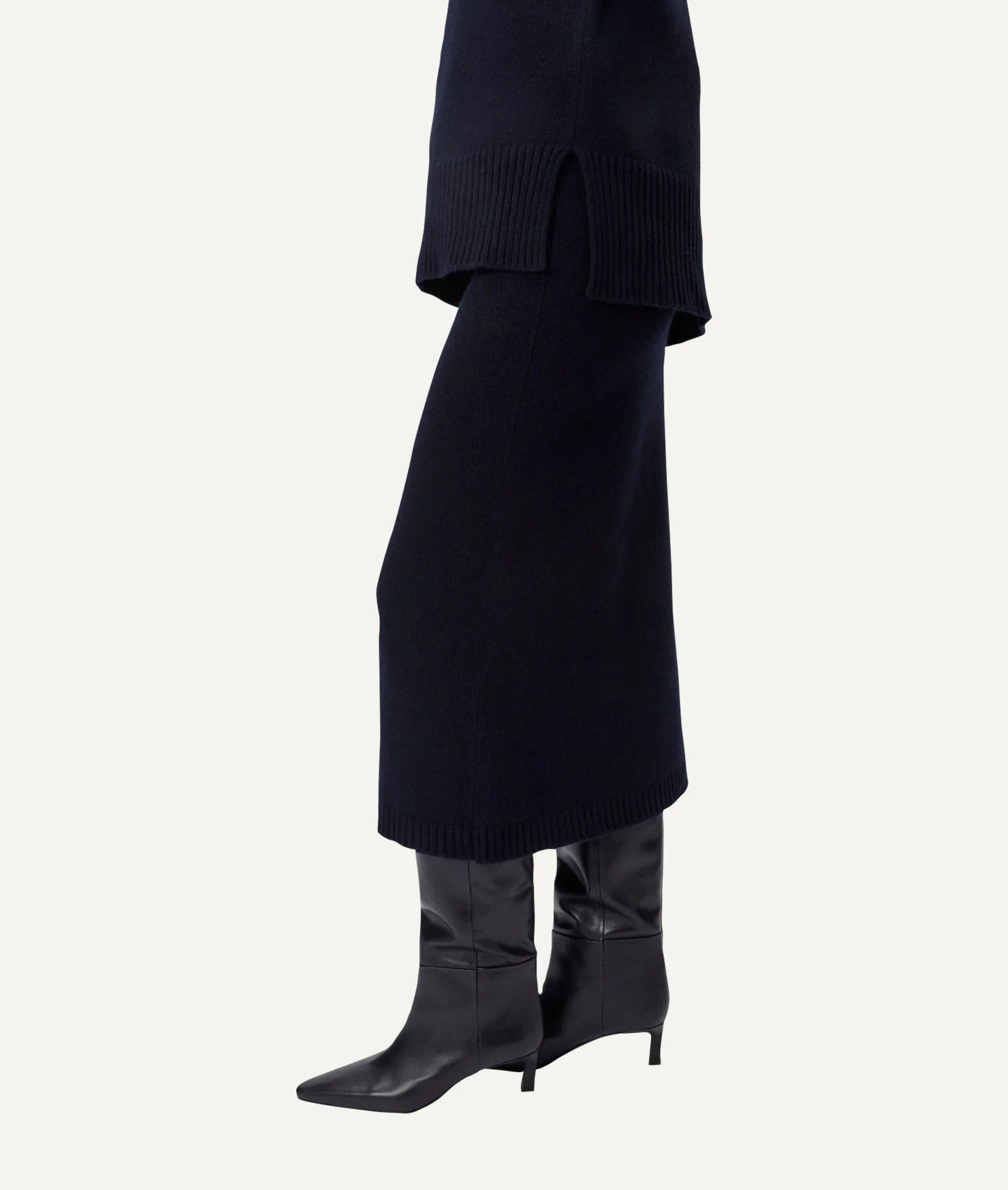 The Woolen Pencil Skirt