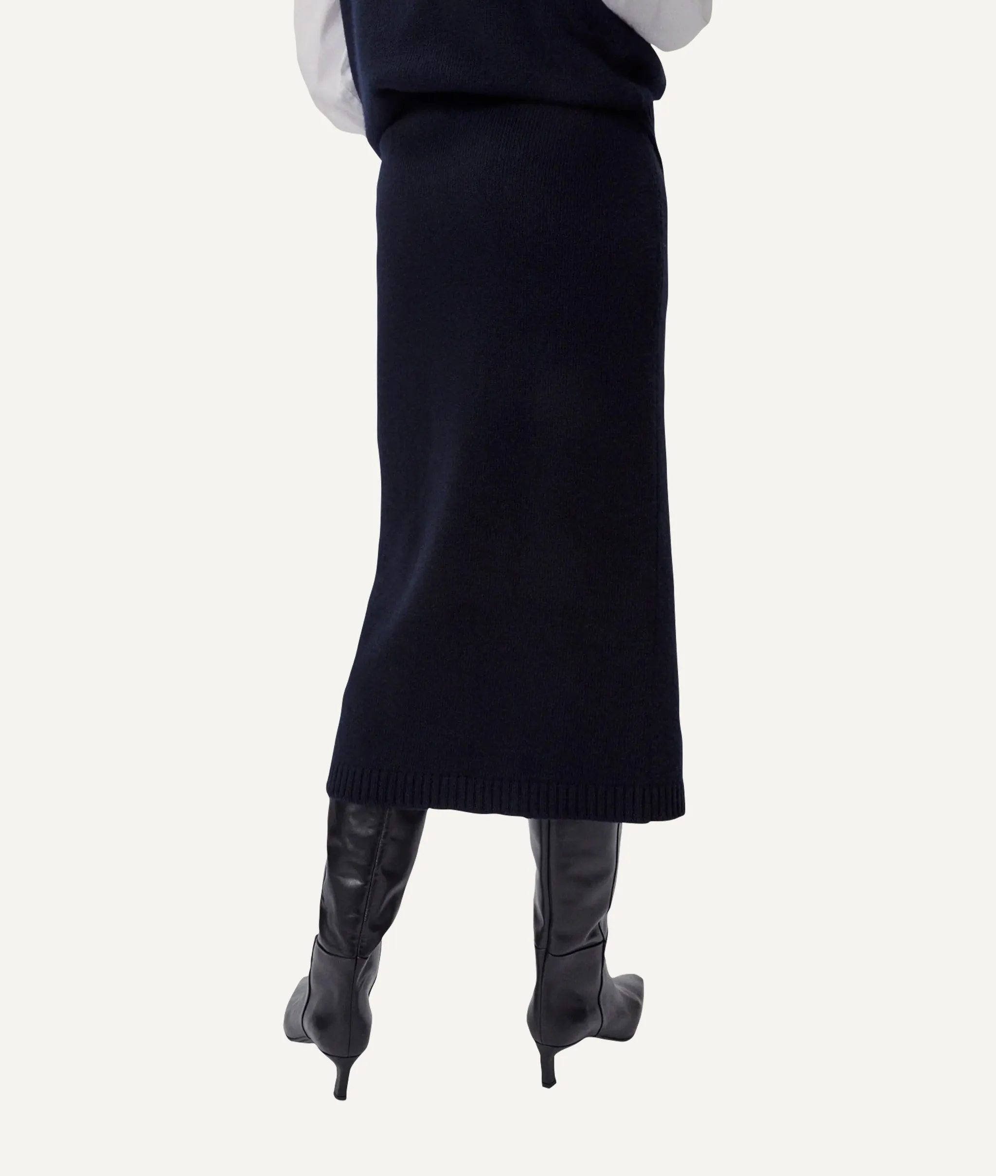The Woolen Pencil Skirt