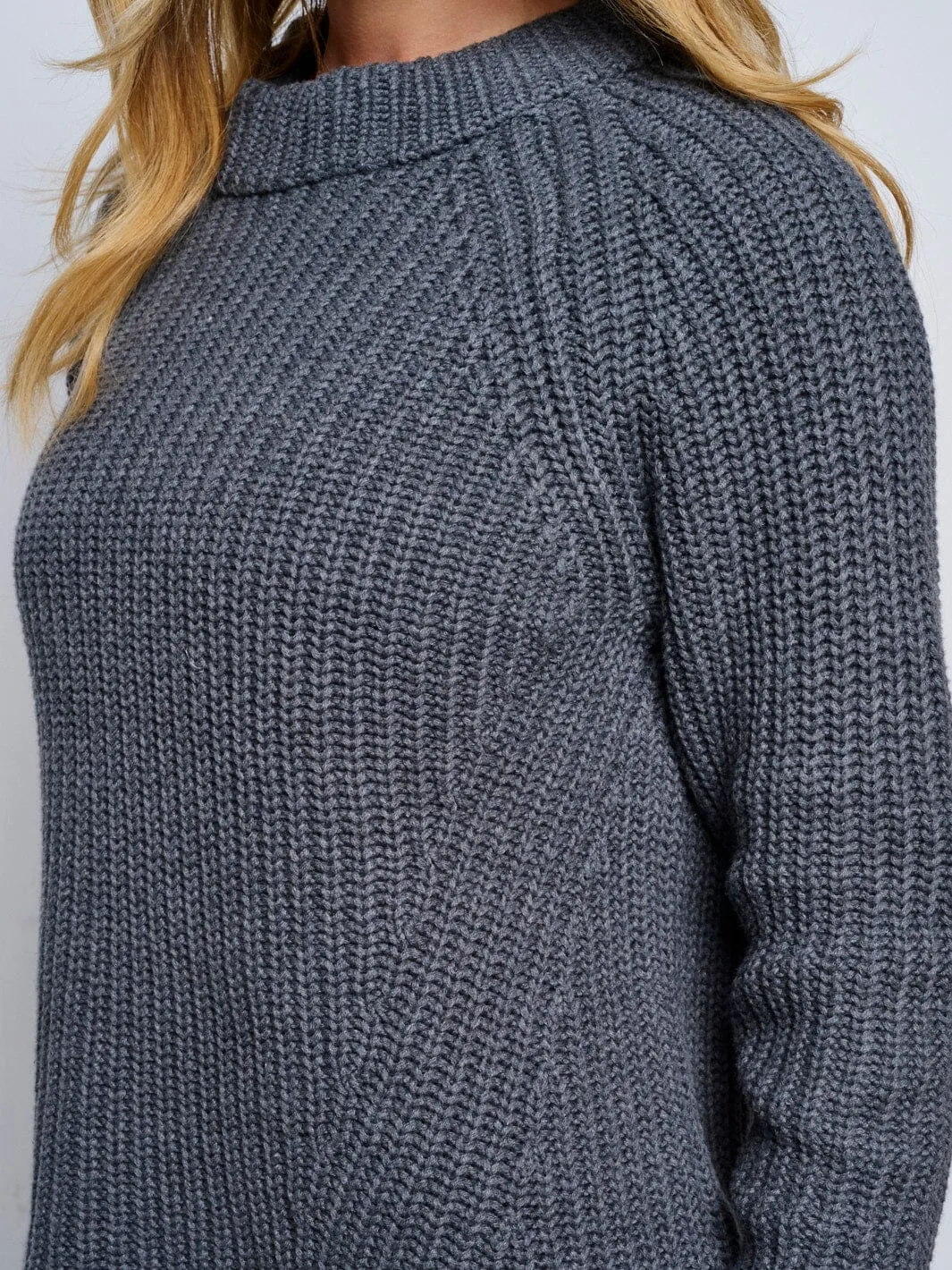 WOMEN'S LONG SLEEVE KNITTED PULLOVER SWEATER