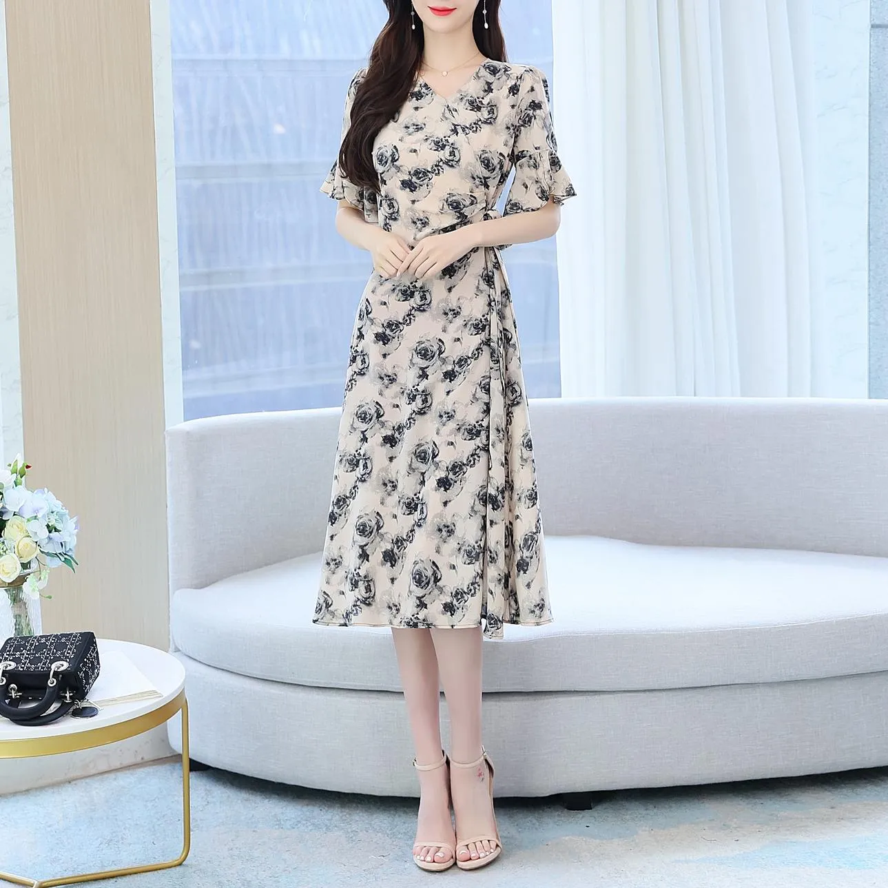 Women's Mid-Length Ruched Summer Summer Frock with Elegant Sleeves