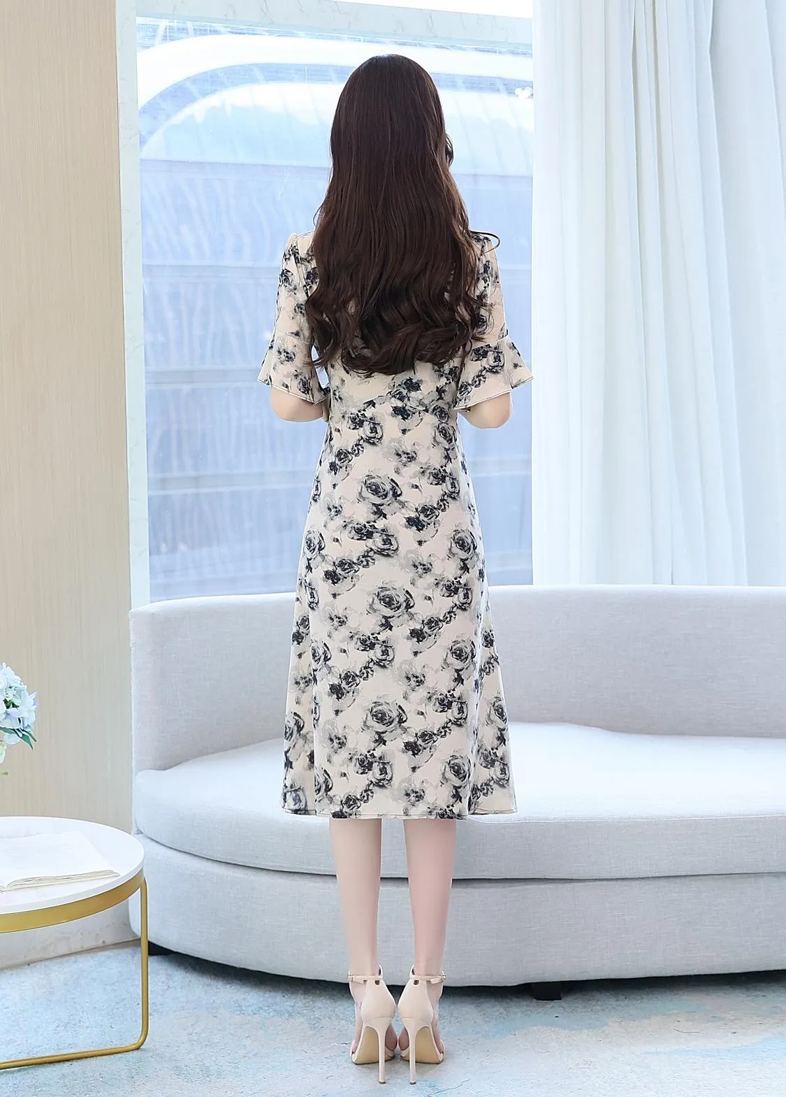 Women's Mid-Length Ruched Summer Summer Frock with Elegant Sleeves