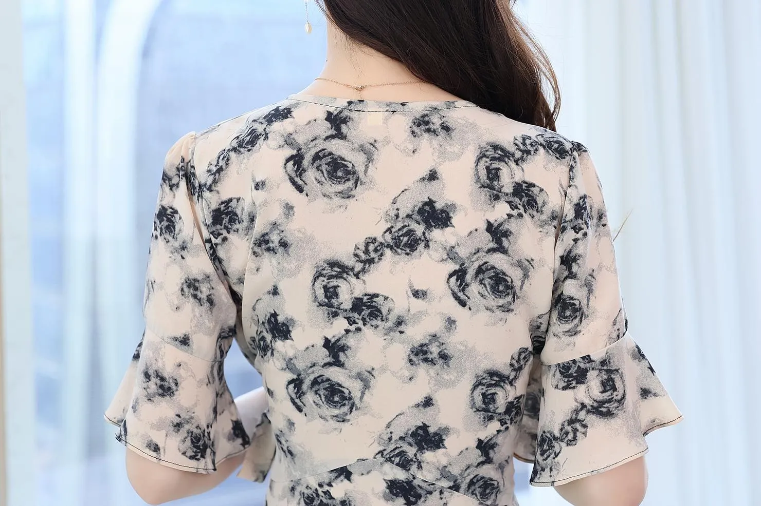 Women's Mid-Length Ruched Summer Summer Frock with Elegant Sleeves
