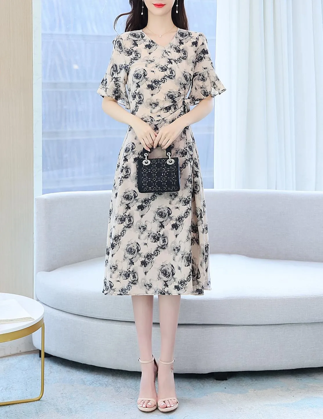 Women's Mid-Length Ruched Summer Summer Frock with Elegant Sleeves