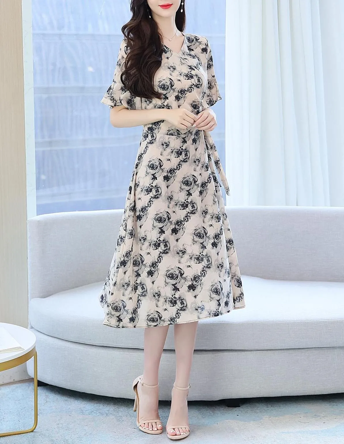Women's Mid-Length Ruched Summer Summer Frock with Elegant Sleeves
