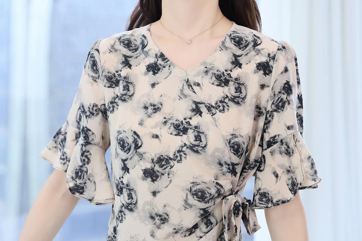 Women's Mid-Length Ruched Summer Summer Frock with Elegant Sleeves