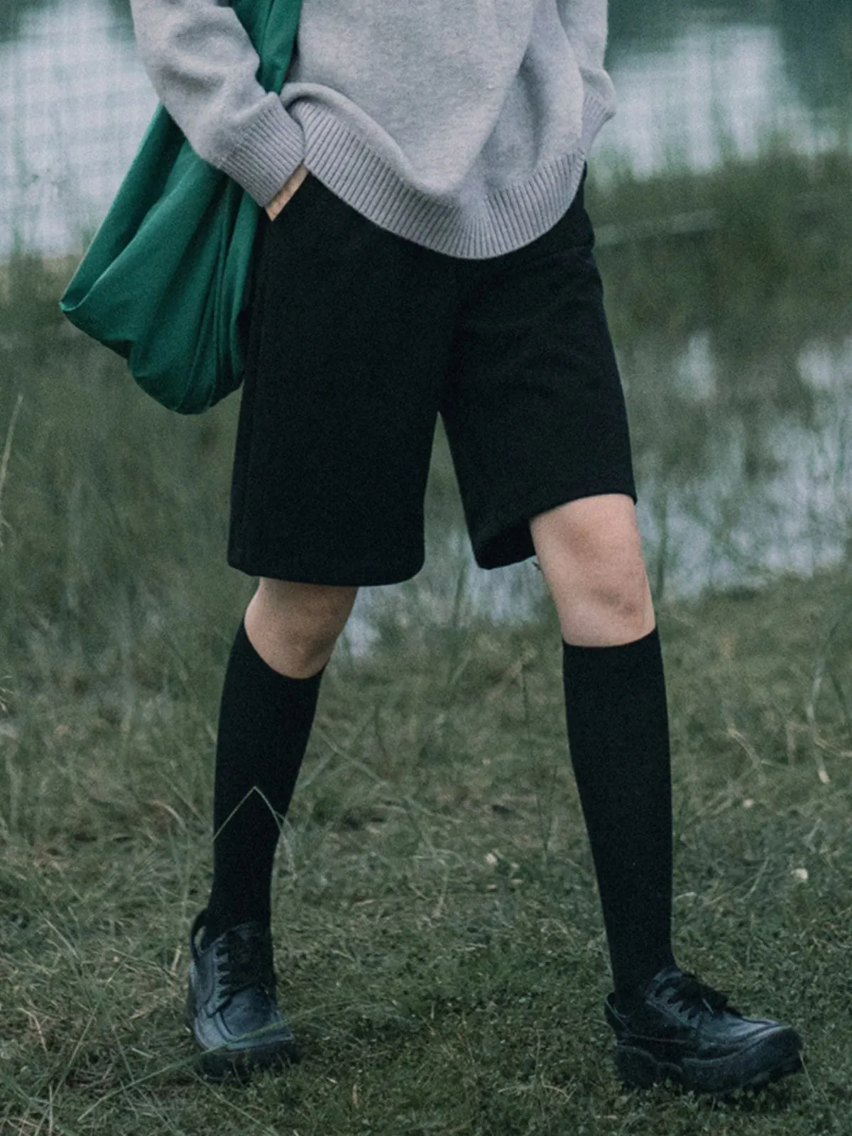 Woolen Five Quarter Pants