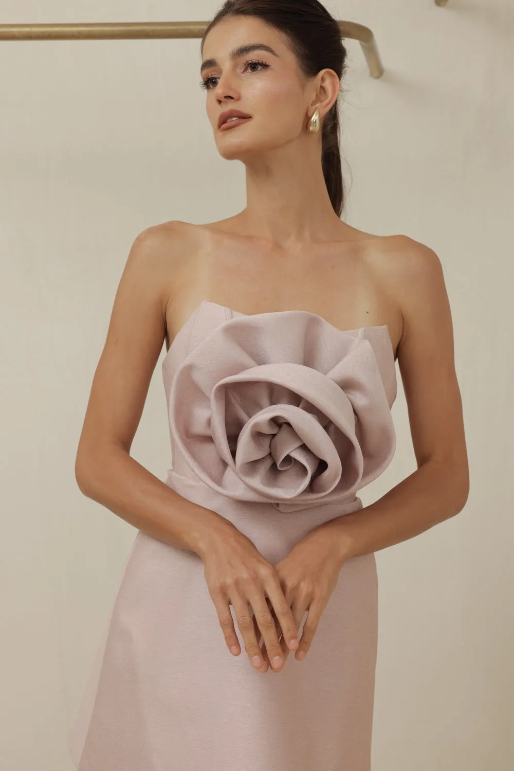 ZOO LABEL COUTURE AMANDINE GOWN Strapless Corset Mini Skirt Gown with Oversize Floral Detail (Camel Gazaar)